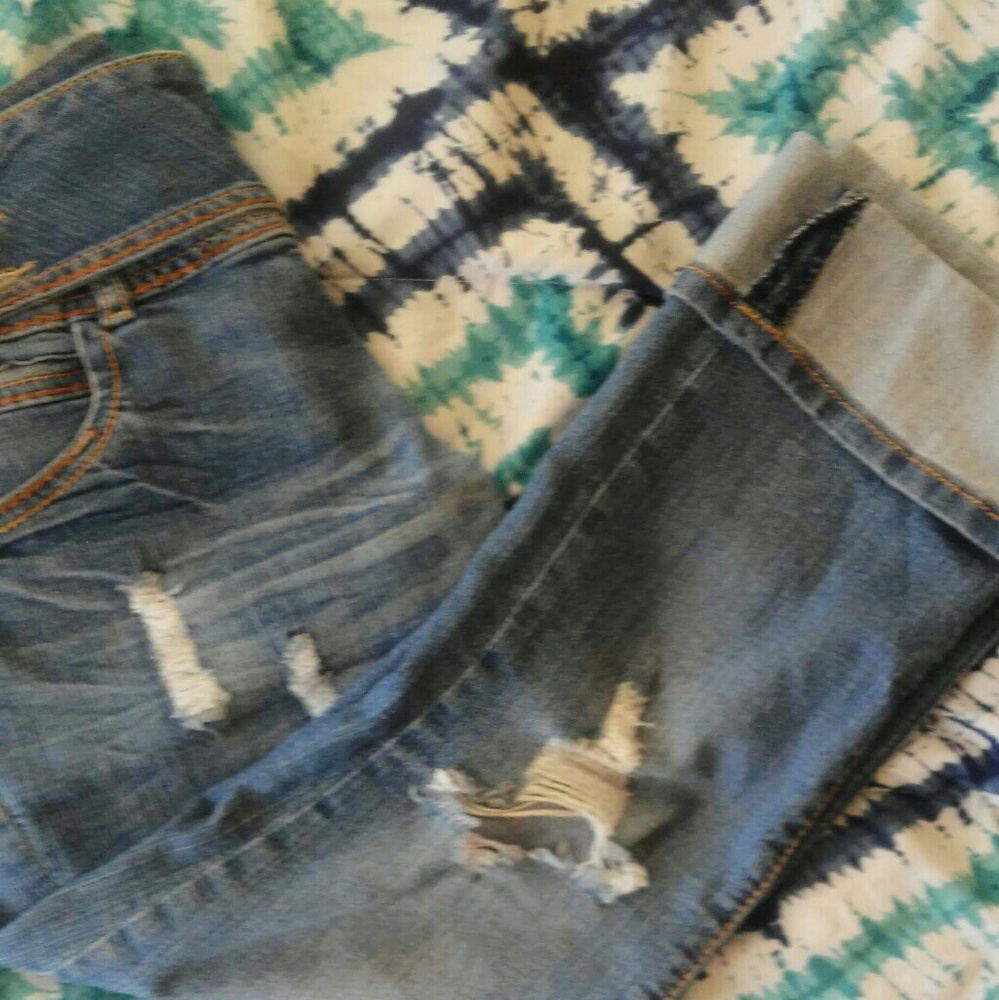 Rue21 distressed capris